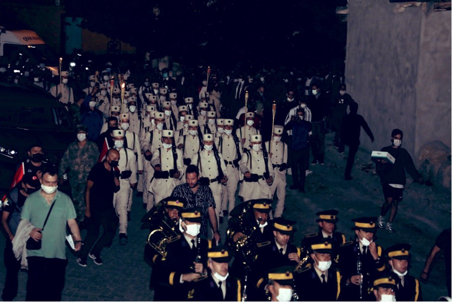 Yürüyüş alayı Yürüyüş alayı