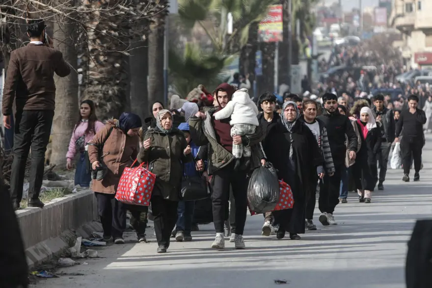Suriye’de kravatlı tekfirciler suç işlemeye devam ediyor! Emperyalizmin himayesi korumuyor silahsızlandırıyor!