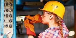 İzmir’den bir metal işçisi kadın: “Ne verecekler” değil, ne alacağız demenin zamanı!