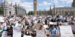 Londra’da “Filistin için Eylem” örgütünün yasaklanmasına karşı binler sokaklara akın etti
