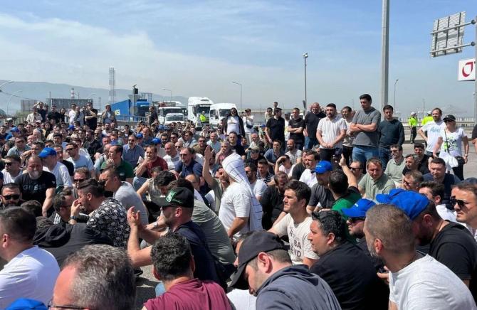 Tüpraş sözleşmesi memleket meselesi! Tüpraş işçisinin kavgası hepimizin kavgası!