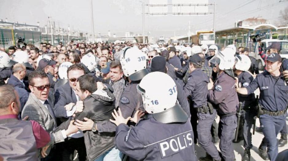 Renault'ta organize saldırı