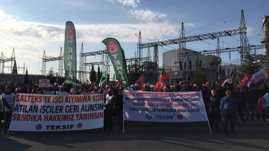 Altın İplik işçilerinin direnişi sonuç aldı Altın İplik işçilerinin direnişi sonuç aldı