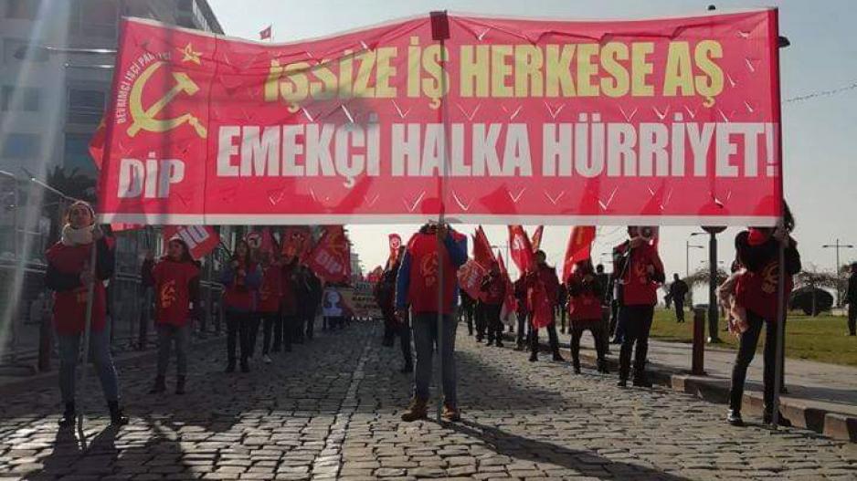 İzmir’de KESK mitingi: Herkese güvenceli iş ve güvenli gelecek İzmir’de KESK mitingi: Herkese güvenceli iş ve güvenli gelecek