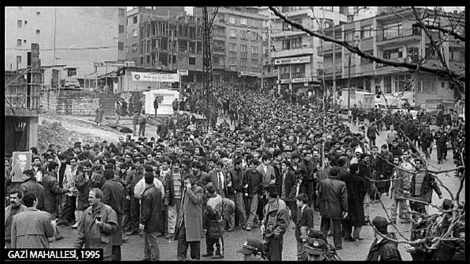 26. yıldönümünde Gazi katliamı: “Kahrolsun ırkçılık ve mezhepçilik! Yaşasın işçilerin birliği, halkların kardeşliği!” 26. yıldönümünde Gazi katliamı: “Kahrolsun ırkçılık ve mezhepçilik! Yaşasın işçilerin birliği, halkların kardeşliği!”
