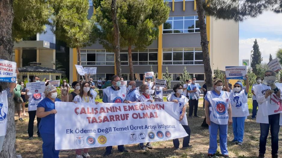 DEÜ Hastanesi emekçilerinden yönetime cevap: Mücadeleye devam!