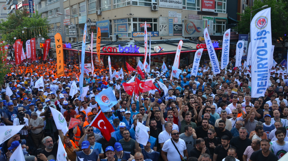 Kamu işçileri toplu sözleşme görüşmelerinde hükümet oyalıyor, işçi bastırıyor: Artık eylem zamanı!